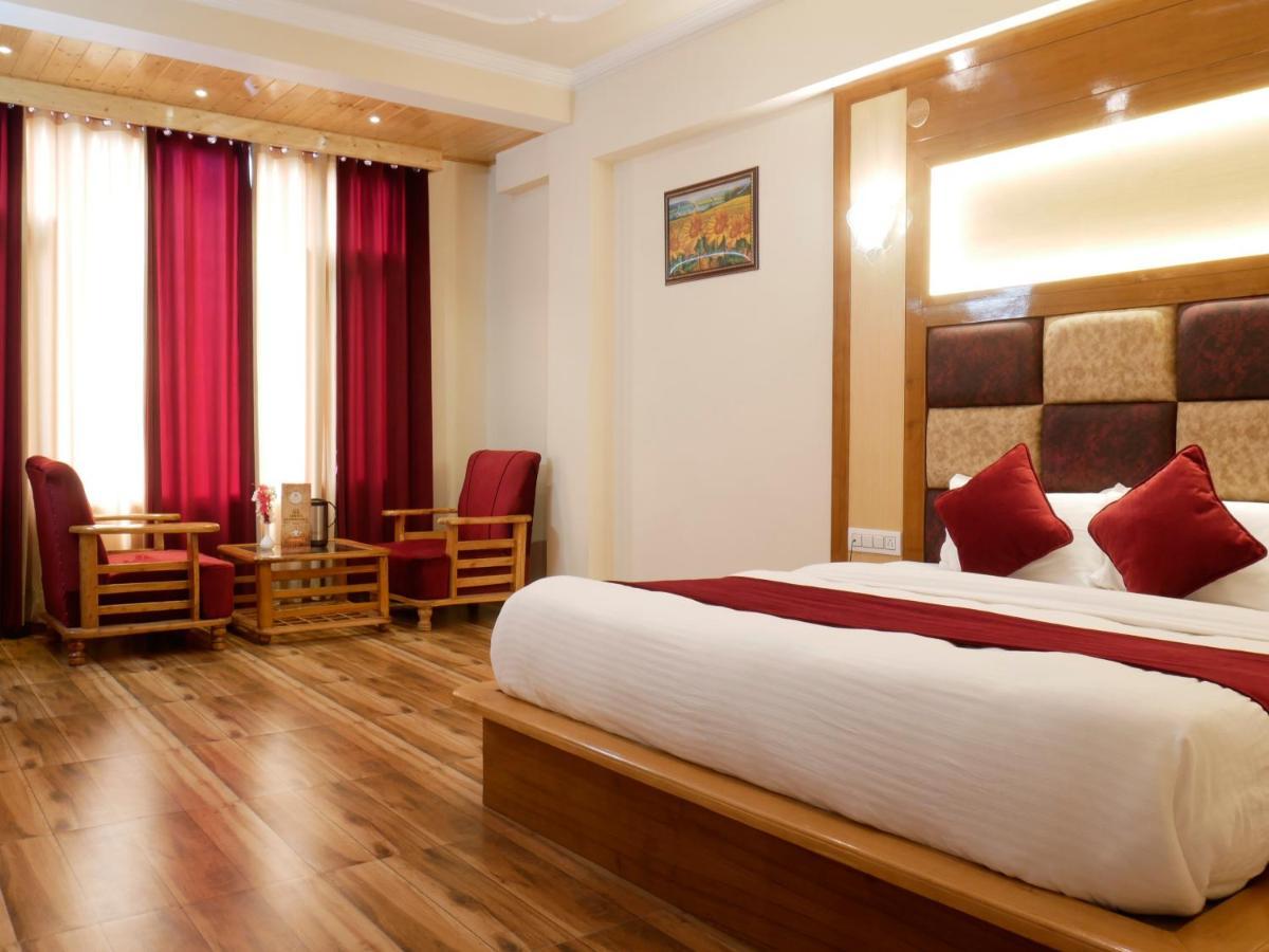 New Ambika International Mall Road Hotel Manāli Exterior foto