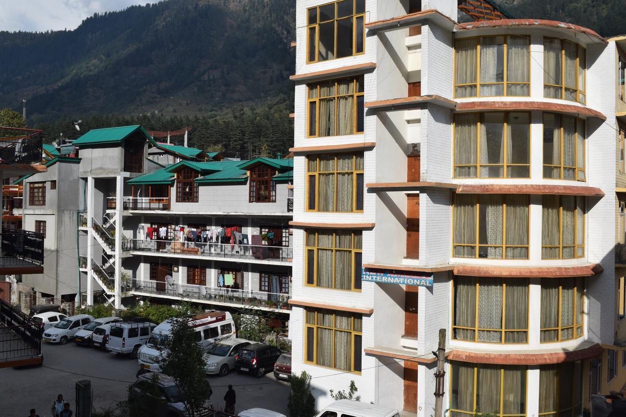 New Ambika International Mall Road Hotel Manāli Exterior foto